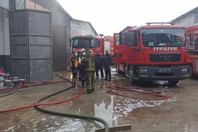 Mobilya imalathanesinde yangın paniği