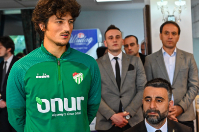 Bursa Belediye Başkanı Alinur Aktaş, Bursaspor’u ziyaret etti