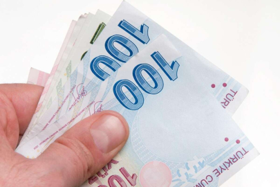 Zamlı emekli maaşları hesaplara yatmaya başladı