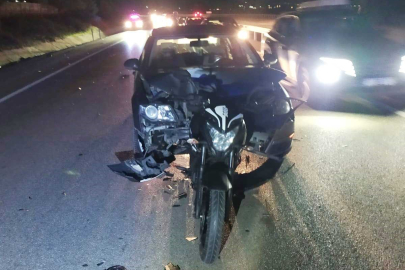 Otomobil motosiklete çarptı: 2 yaralı