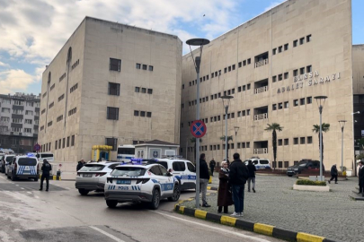 Duruşmada öldürülen baba-oğul yan yana toprağa verildi