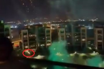 Yılbaşı kutlarındaki havai fişekler, evi alev topuna çevirdi