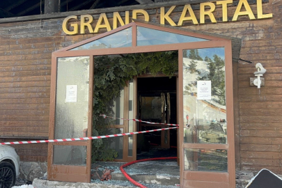 Kartalkaya’da yanan otelin içi görüntülendi