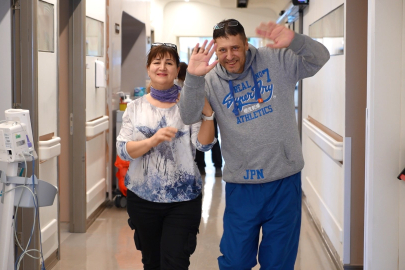 'Halsizim' diye gitti hastanede 12 santimetrelik dev kitleyle karşılaştı