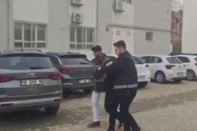 Sahte yüzbaşı altınları çaldı ama polisten kaçamadı