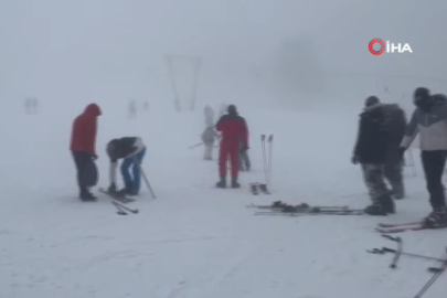 Yoğun kar alan Uludağ’da kayak pistleri doldu taştı