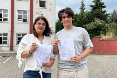 Anne oğul aynı okulda sınava girdiler
