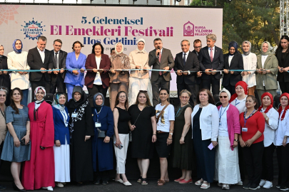 Bursa'da deprem bölgesi kadınlarının El Emekleri Festivali'ne büyük ilgi