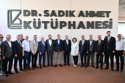 Bursa'da "Dr. Sadık Ahmet Gençlik ve Spor Merkezi" hizmete açıldı