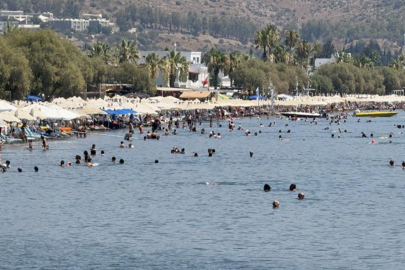 Bodrum’da termometreler şaştı, sahillerde iğne atsan yere düşmedi