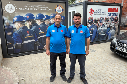 Yangınla mücadele arasında araç üzerinde namazını kılan kahramanlar  konuştu