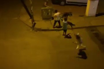 Kavga ettiği kişiye kaldırım taşıyla saldırdı