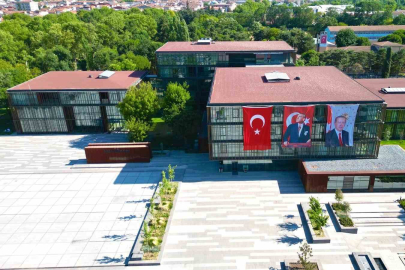 İnegöl Belediyesi’nden bin 500 öğrenciye kırtasiye yardımı