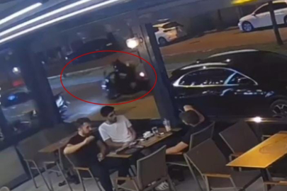 Kontrolden çıkan motosikletin kadın sürücüsü savruldu