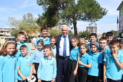 Başkan Şadi Özdemir’den “Okula hoş geldin” hediyesi