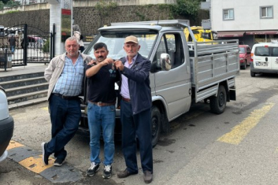 Kamyonetini 1 ton fındık karşılığında sattı