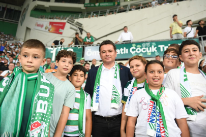 Başkan Aydın çocukları Bursaspor maçına götürdü
