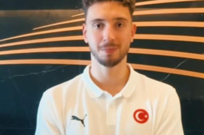 Çağan için milli formasını bağışladı...1 milyon liradan açık artırmaya çıktı