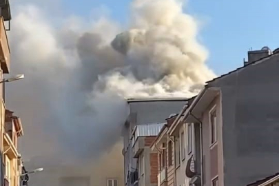 Bursa'da 5 katlı binanın çatısında yangın