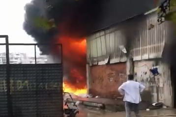 Geri dönüşüm atölyesi ateş topuna döndü