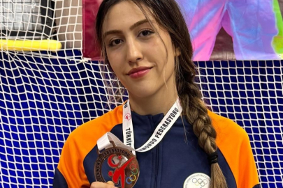 Osmangazili taekwondocudan bronz madalya
