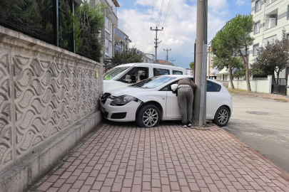 Köşede çarpıştılar, site duvarında durdular