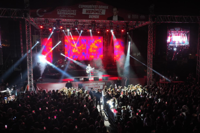 Bursa'da Buray'la 'Cumhuriyet' coşkusu