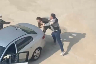 Bursa’da yol kavgası karıştı: Sopalar, yumruklar, terlikler havada uçuştu