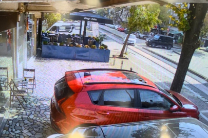 15 milyon liralık cipe çarpmamak için manevra yaptı, tatlıcı dükkanına böyle girdi