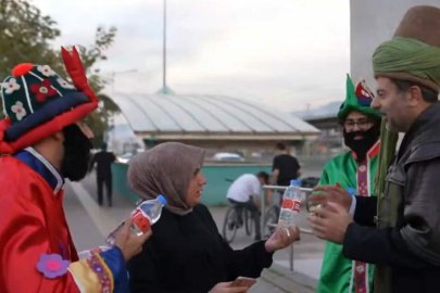 Gürsu’da Başkan Işık Evliya Çelebi oldu, su dağıttı
