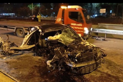 Bursa’da otomobil, önce direğe ardından minibüse çarparak savruldu
