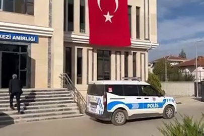 Bursa'da 28 yıl 8 ay hapis cezasıyla aranan 2 şüpheli yakalandı