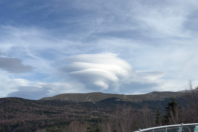 Uludağ semalarında mercek şeklinde bulut oluştu