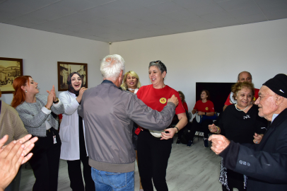 Bursa'da huzurevi sakinlerine moral konseri