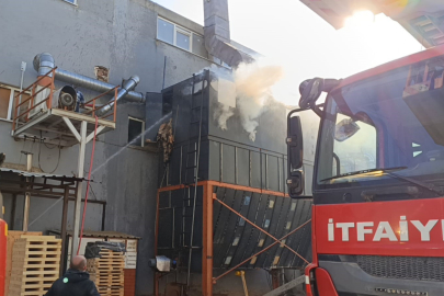 Mobilya fabrikasında yangın: 1 işçi yaralandı