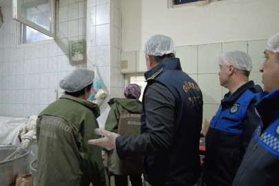 Gürsu zabıta ekipleri, gıda denetimleriyle göz açtırmıyor