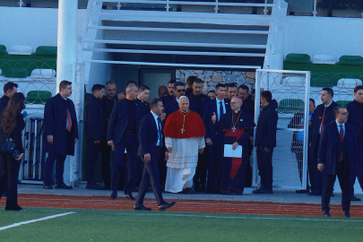 Papa İznik'ten ayrıldı