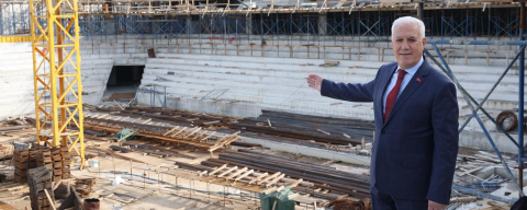 Atatürk Spor Salonu hızla yükseliyor