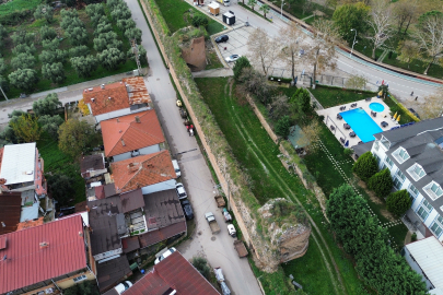 Papa ziyaret etti, sit alanındaki arsalar değerlendi