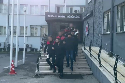 Bursa’da ‘servis açmadınız’ diye silahlı saldırı düzenleyip 6 kişiyi yaralayan şüphelilere operasyon : 10 şüpheli gözaltına alındı