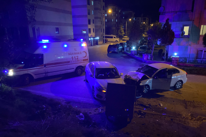 Bursa'da hız ihlali feci kazaya yol açtı: 2'si ağır 4 yaralı