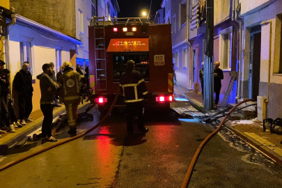 Bursa'da binanın çatısında çıkan yangın korkuttu