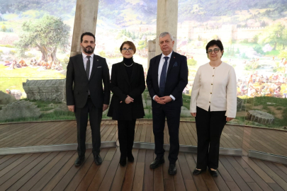 Gürcü Bakan ve dünyaca ünlü piyanist Bolkvadze'den Bursa'da tarihi yolculuk