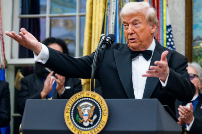 Trump, 1 milyon dolara ABD vatandaşlığı sağlayan "altın kart" vizesini başlattı