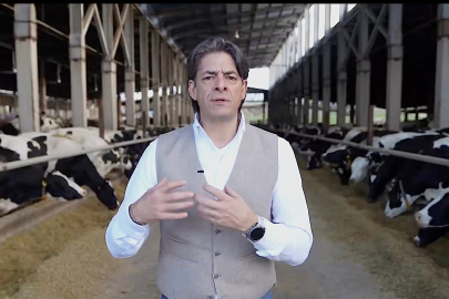 Sencer Solakoğlu, Bursa Damızlık Sığır Yetiştiricileri Birliğinden istifa etti