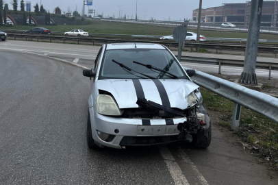 Bariyere çarpan otomobildeki 2 kişi yaralandı