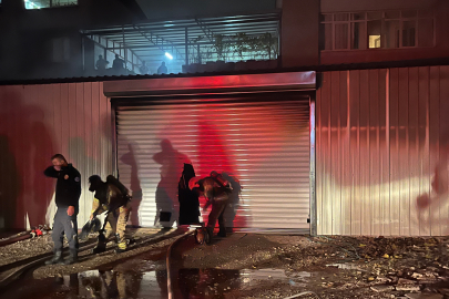 Bursa'da marangoz atölyesinde yangın: elektrikli araç ve ATV motor alev aldı