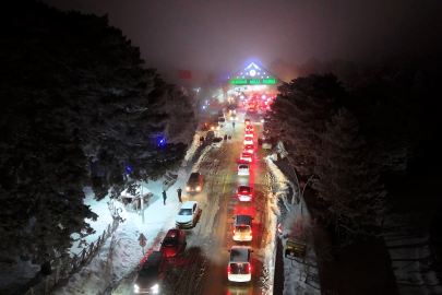 Beyaza bürünen Uludağ'da jandarmadan sıkı denetim