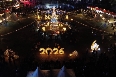 Bursa Yeni Yıl Meydanı'nda yılbaşı coşkusu