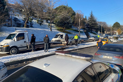Kontrolden çıkan otomobil çarptığı aracı karşı yöne savurdu: 4 yaralı